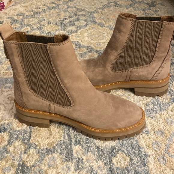 Timberland Women's Courmayeur Valley Chelsea Boots - Picture 7 of 8